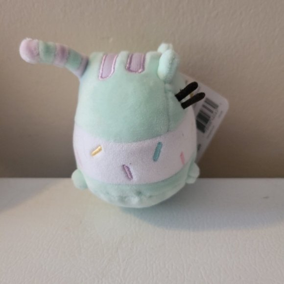 Pusheen Cat Ice Cream Sandwich Plush 4" - Picture 4 of 7
